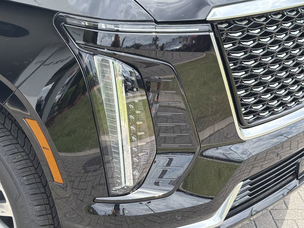 New 2026 Cadillac Escalade Luxury w/ Touring Package AWD/4WD image 9