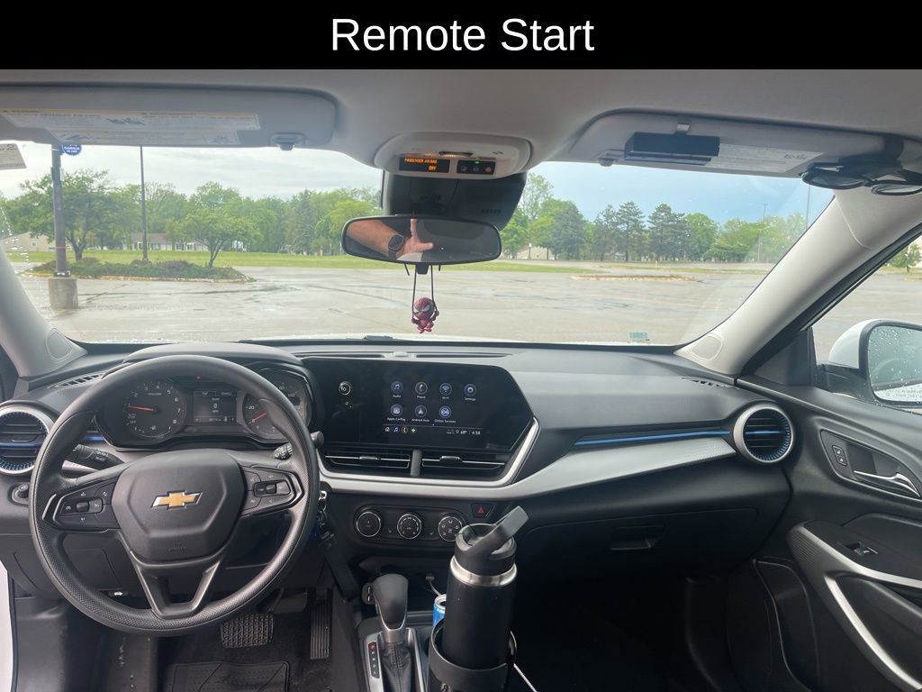 Used 2024 Chevrolet Trax LS w/ LS Convenience Package FWD image 13
