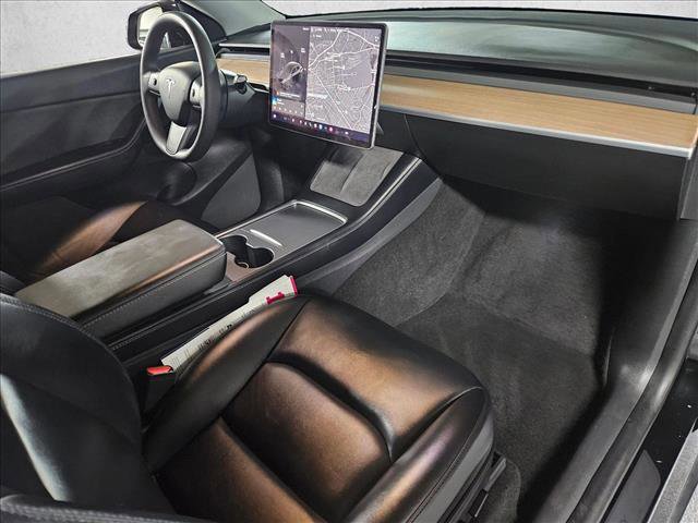 Used 2021 Tesla Model Y Long Range image 19