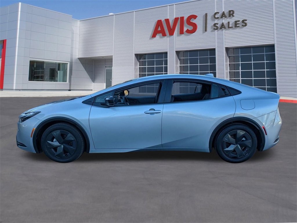 Used 2025 Toyota Prius LE image 10