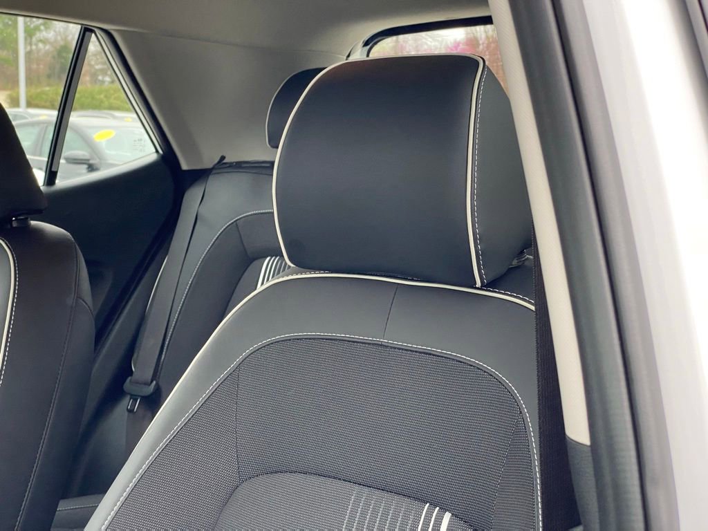 Used 2024 Hyundai Venue Limited image 27