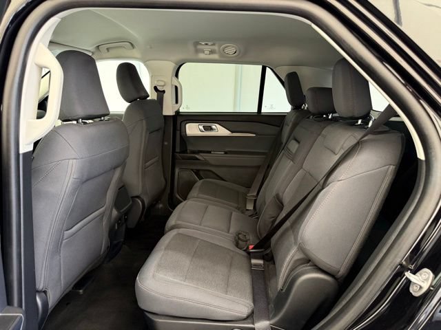 Used 2025 Ford Explorer Active AWD/4WD image 15