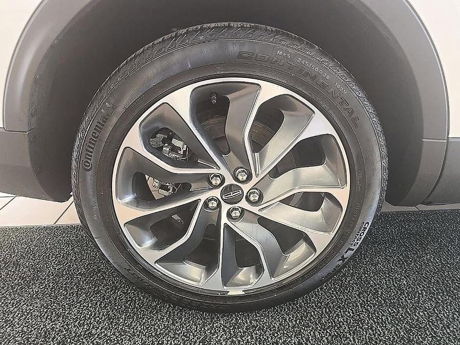 Used 2022 Lincoln Nautilus Reserve AWD/4WD image 42