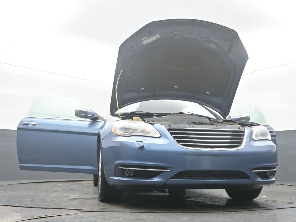 Used 2011 Chrysler 200 Limited image 56