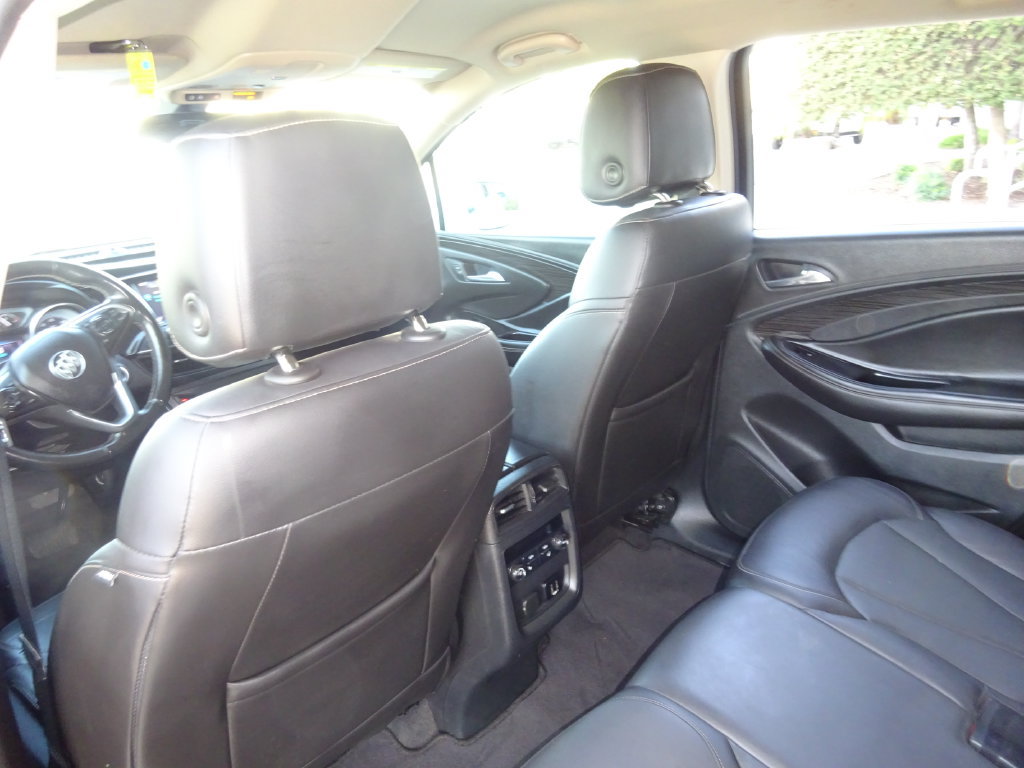 Certified 2017 Buick Envision Essence FWD image 19