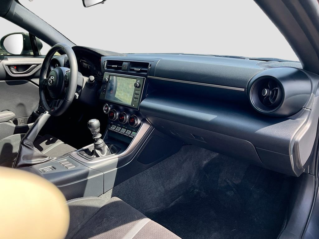 Used 2024 Toyota GR86 Premium image 28