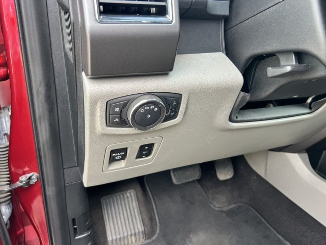 Used 2019 Ford F150 XLT w/ Equipment Group 302A Luxury AWD/4WD image 11