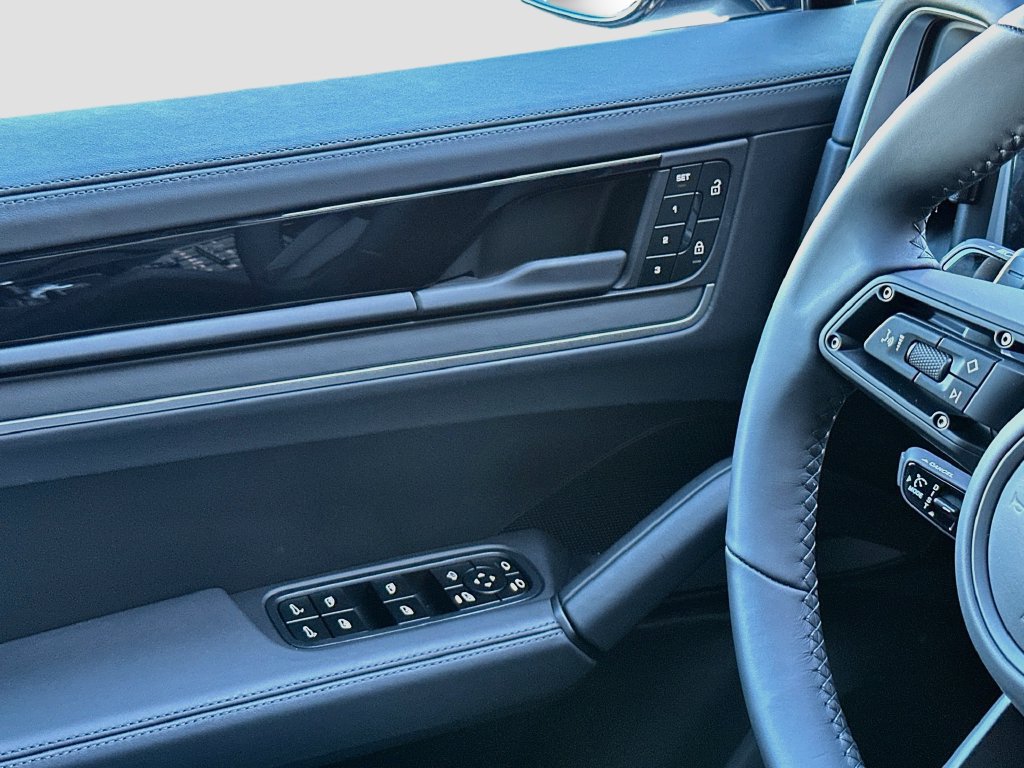 New 2027 Porsche Cayenne GTS AWD/4WD image 20