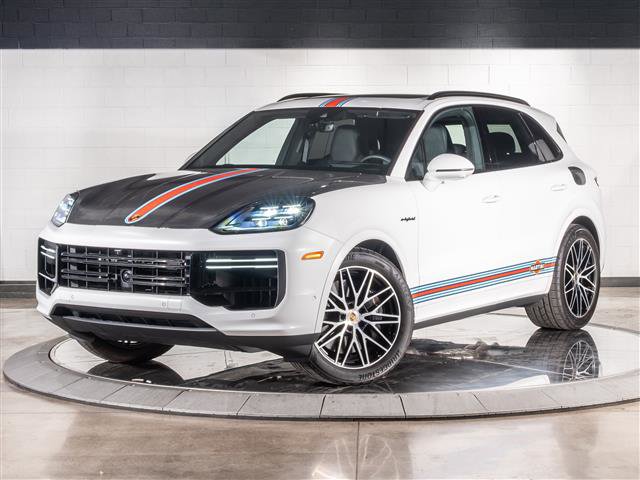 Used 2024 Porsche Cayenne Turbo image 1