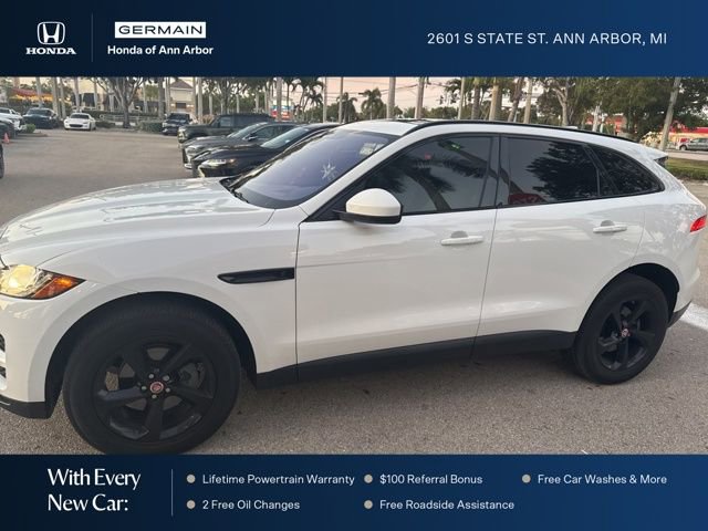 Used 2019 Jaguar F-PACE Premium image 2