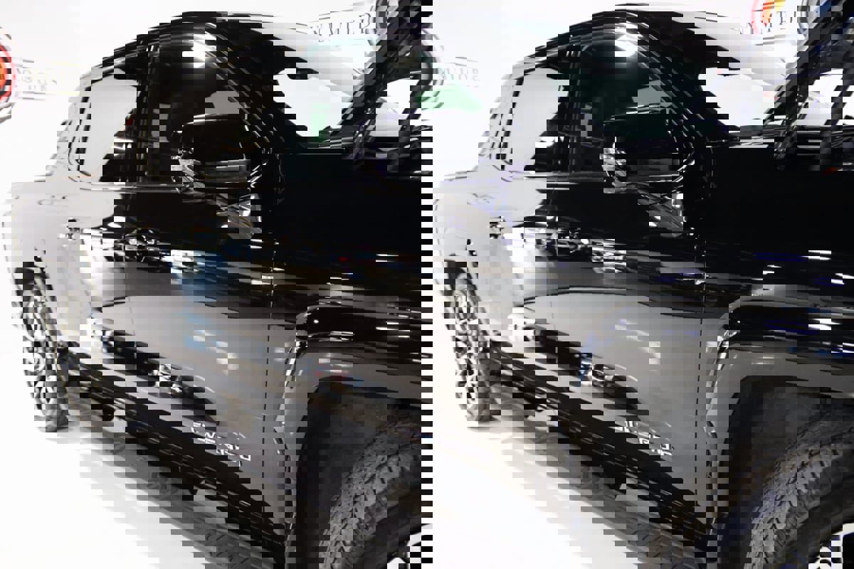 Used 2024 Chevrolet Silverado EV RST image 89