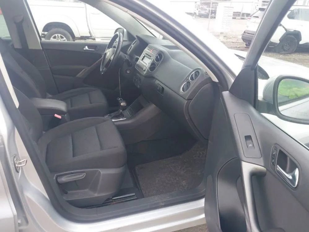 Used 2009 Volkswagen Tiguan SE AWD/4WD image 4