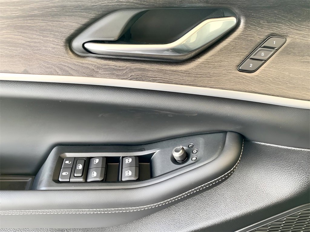 New 2025 Jeep Grand Cherokee Limited w/ Trailer Tow Package image 13