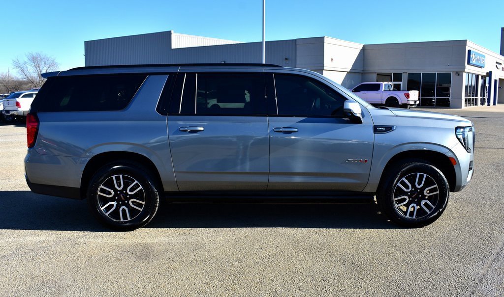 Used 2023 GMC Yukon XL AT4 w/ AT4 Premium Plus Package image 2