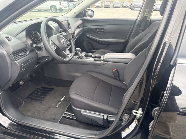 Used 2025 Nissan Sentra S FWD image 17