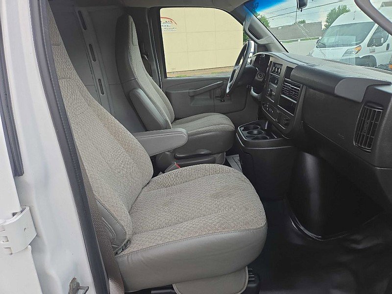 Used 2021 Chevrolet Express 2500 Extended image 20