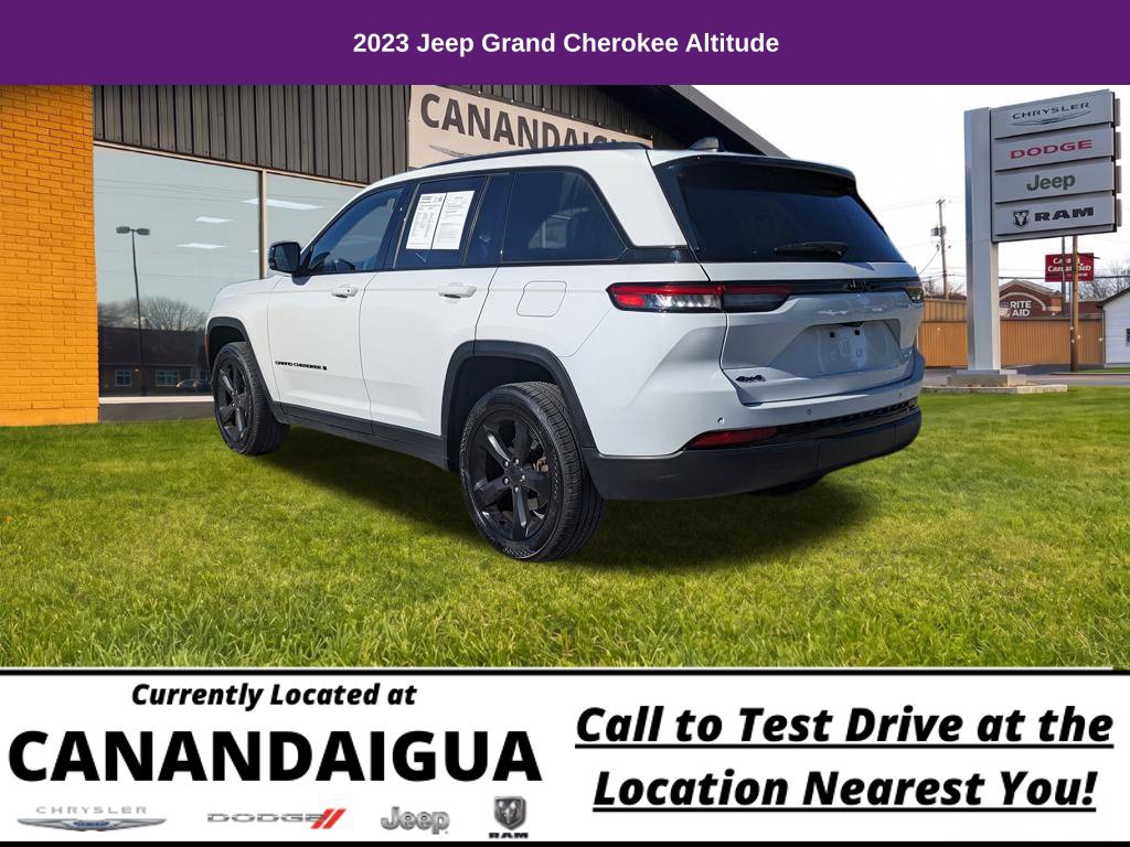 Used 2023 Jeep Grand Cherokee Altitude AWD/4WD image 5