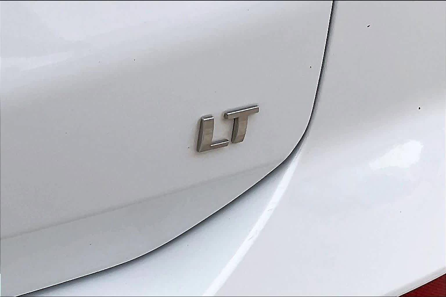 Used 2018 Chevrolet Equinox LT FWD image 11