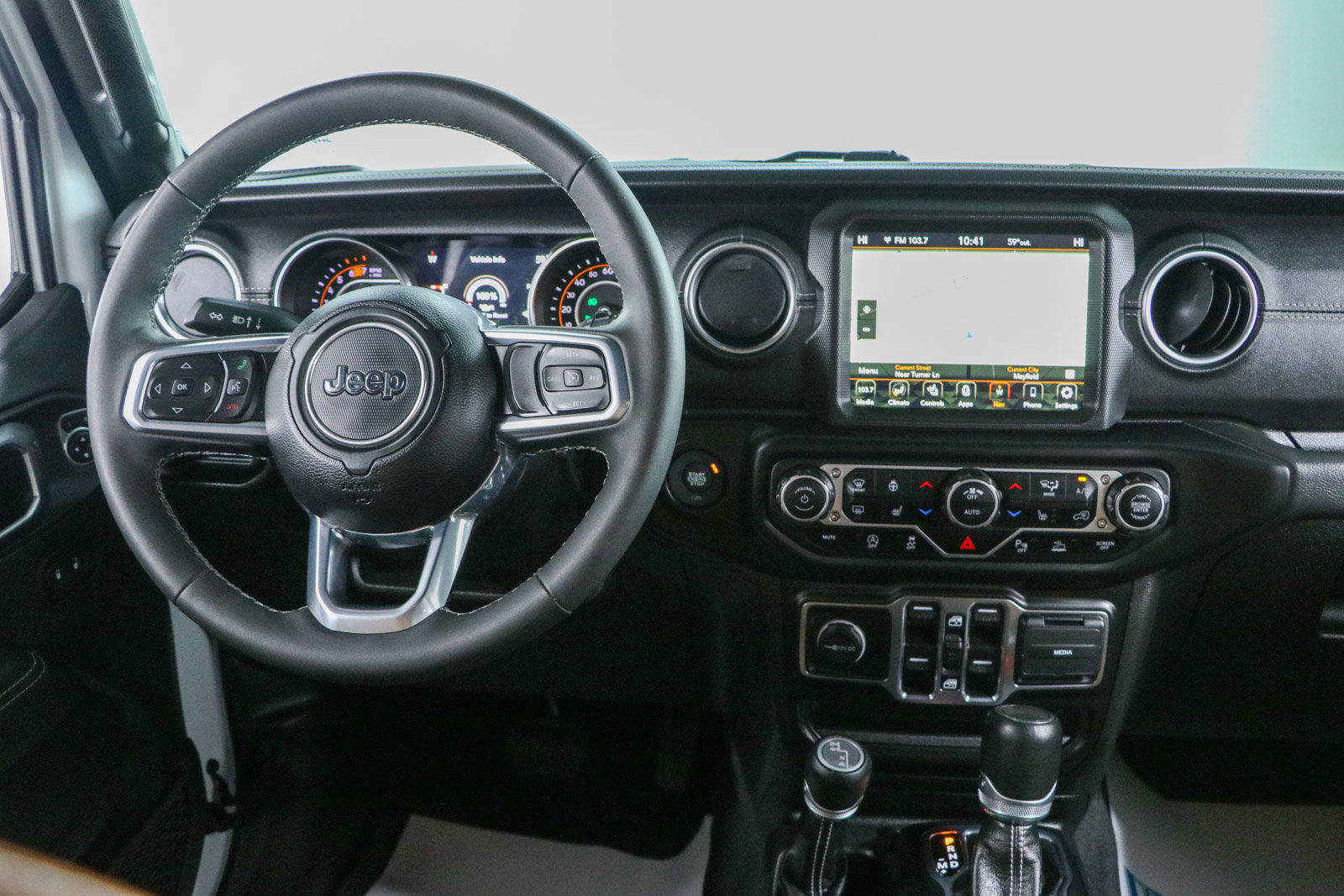 Used 2023 Jeep Wrangler Unlimited Sahara w/ LED Lighting Group AWD/4WD image 19