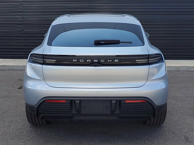 Used 2025 Porsche Macan Electric image 6