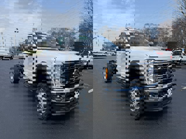 New 2026 Ford F550 4x4 Regular Cab Super Duty image 1