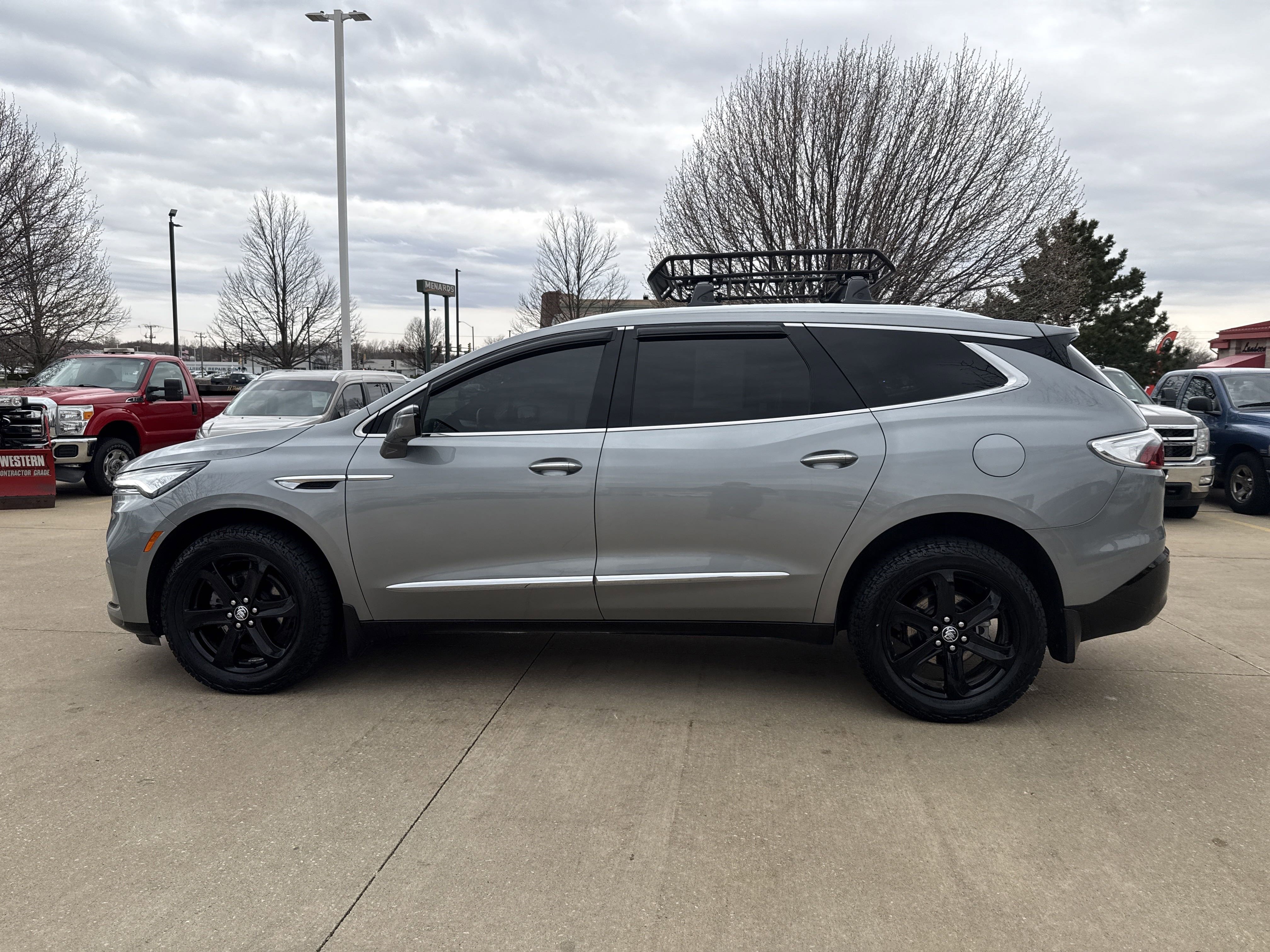 Used 2024 Buick Enclave Essence w/ Sport Touring Edition image 8