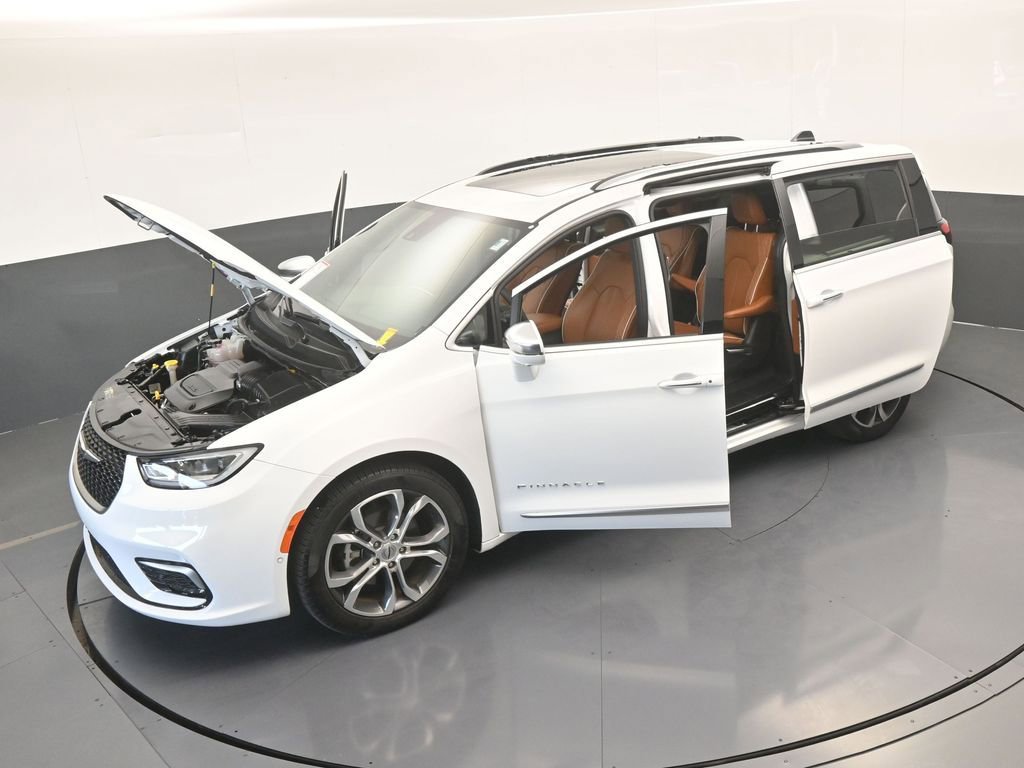 Used 2024 Chrysler Pacifica Pinnacle image 79