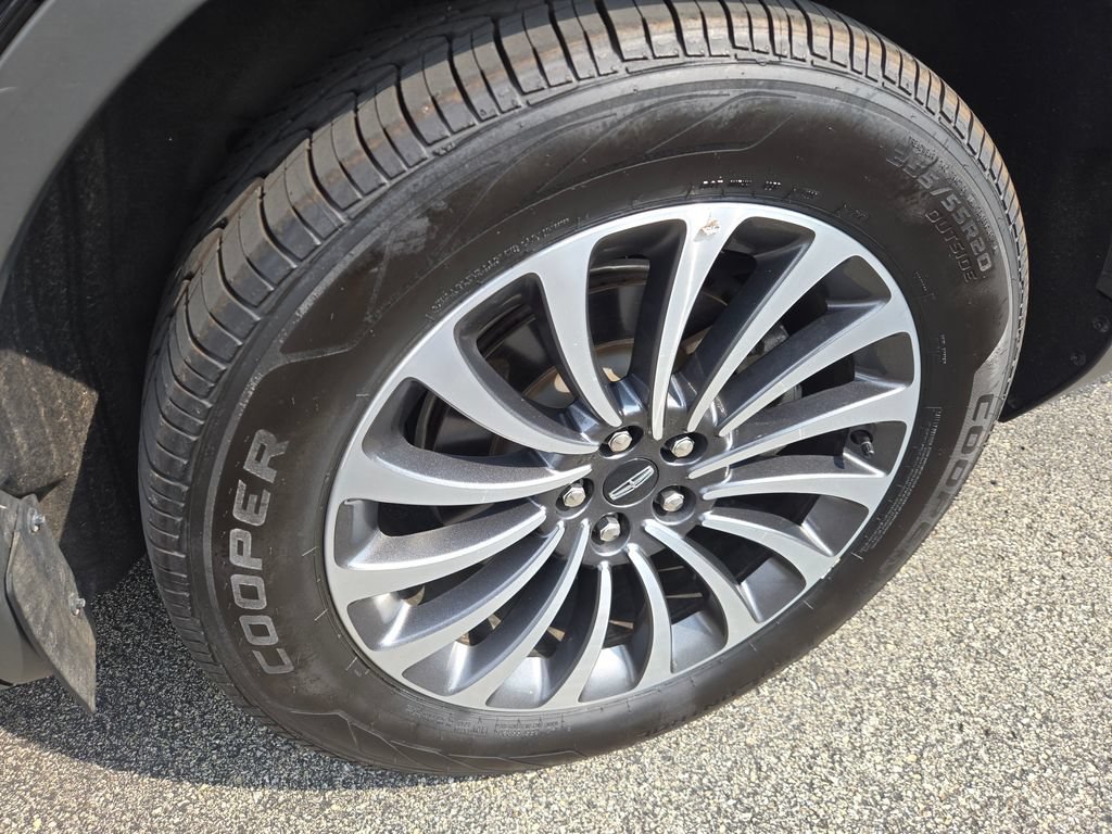 Used 2024 Lincoln Aviator Reserve AWD/4WD image 12