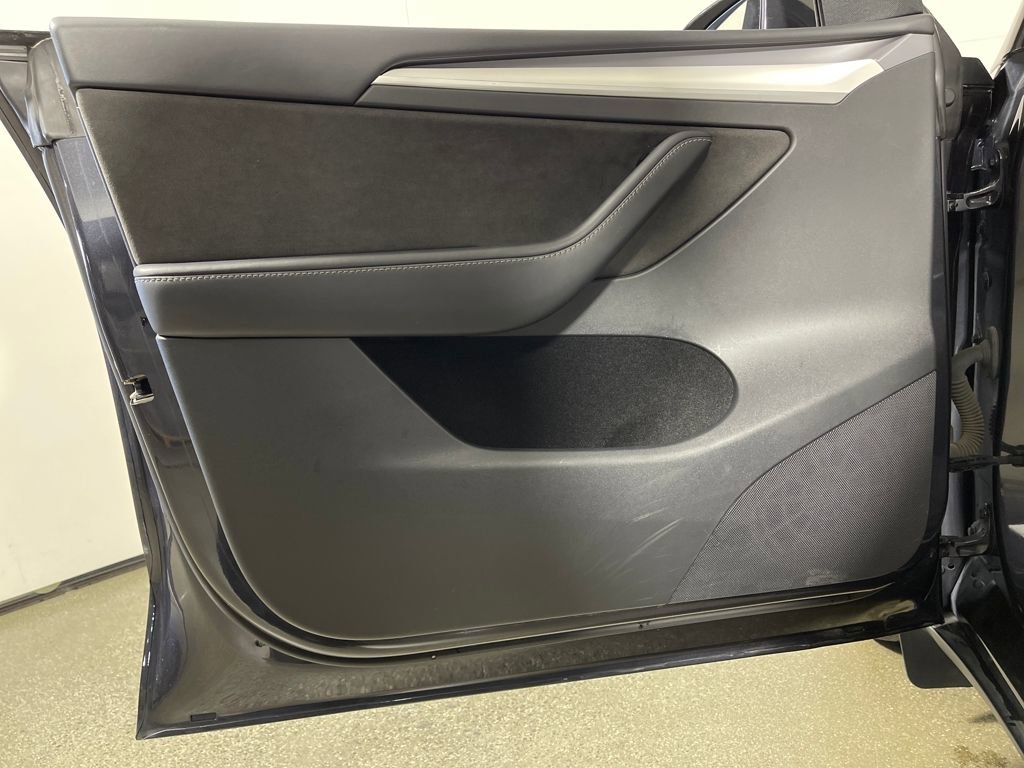 Used 2024 Tesla Model Y Long Range image 19