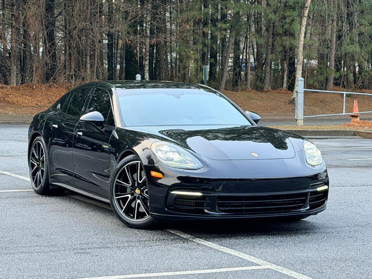 Used 2018 Porsche Panamera 4 AWD/4WD image 3