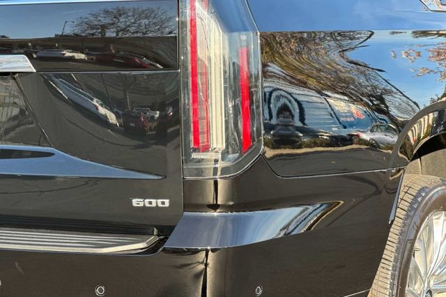 Certified 2025 Cadillac Escalade ESV Premium Luxury image 28