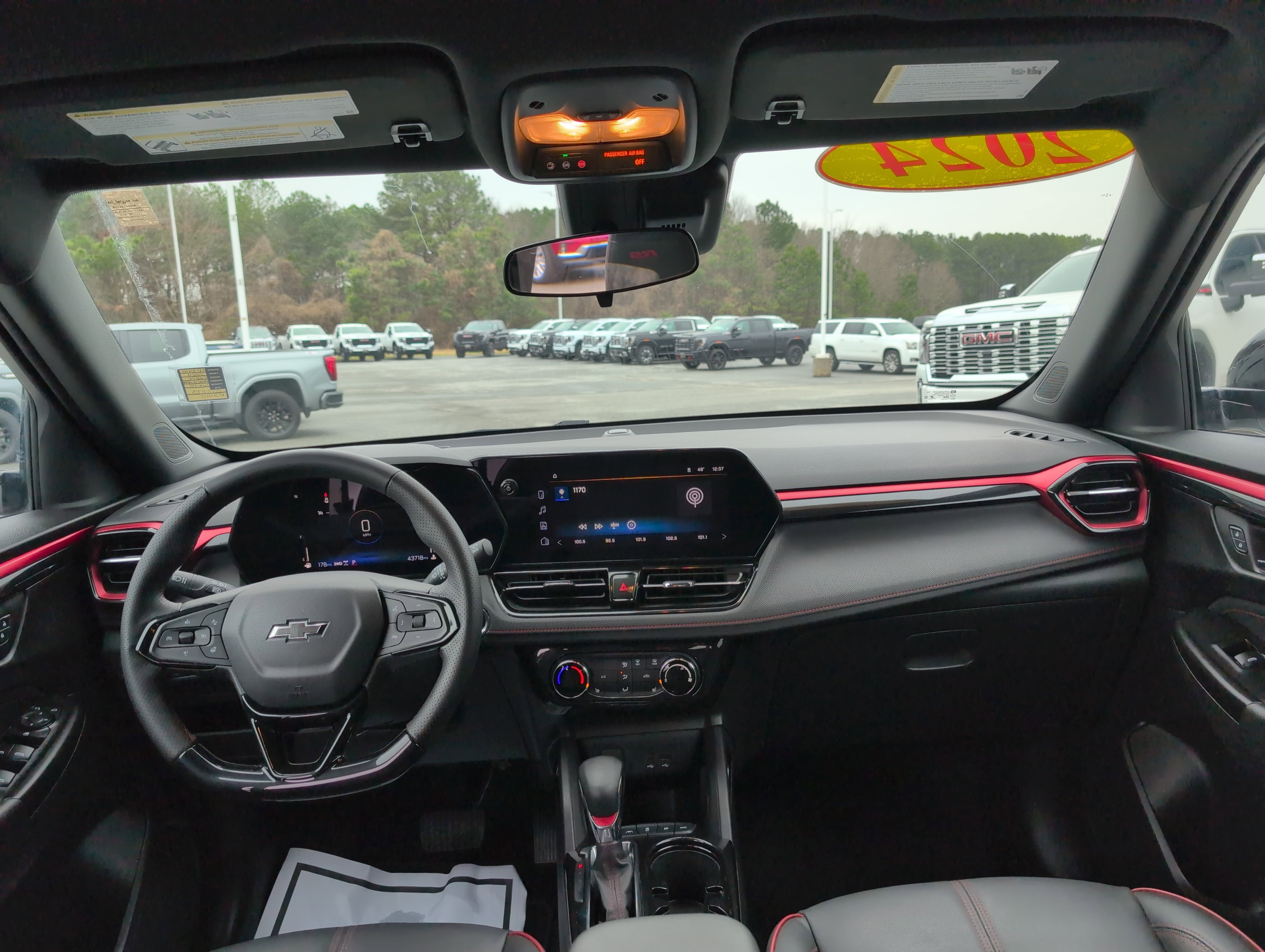 Used 2024 Chevrolet TrailBlazer RS image 27