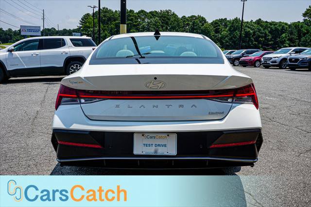 Used 2024 Hyundai Elantra Limited FWD image 13