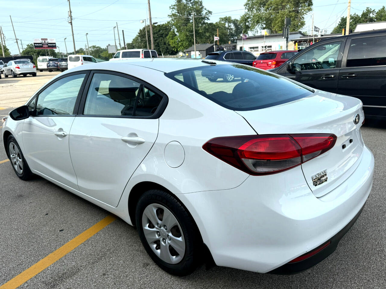 Used 2017 Kia Forte LX image 8