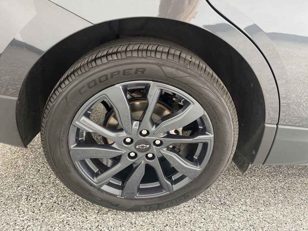 Used 2022 Chevrolet Equinox RS w/ RS Leather Package FWD image 10