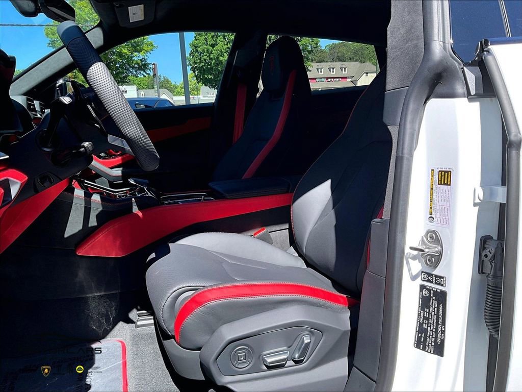 Used 2025 Lamborghini Urus SE AWD/4WD image 21