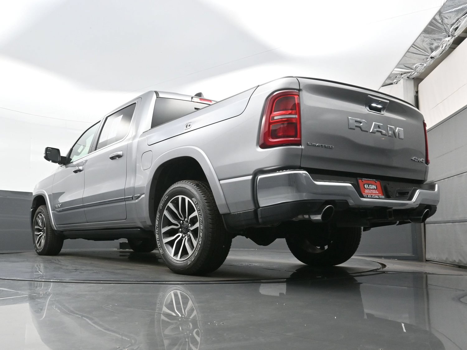 Used 2025 RAM 1500 Limited AWD/4WD image 31