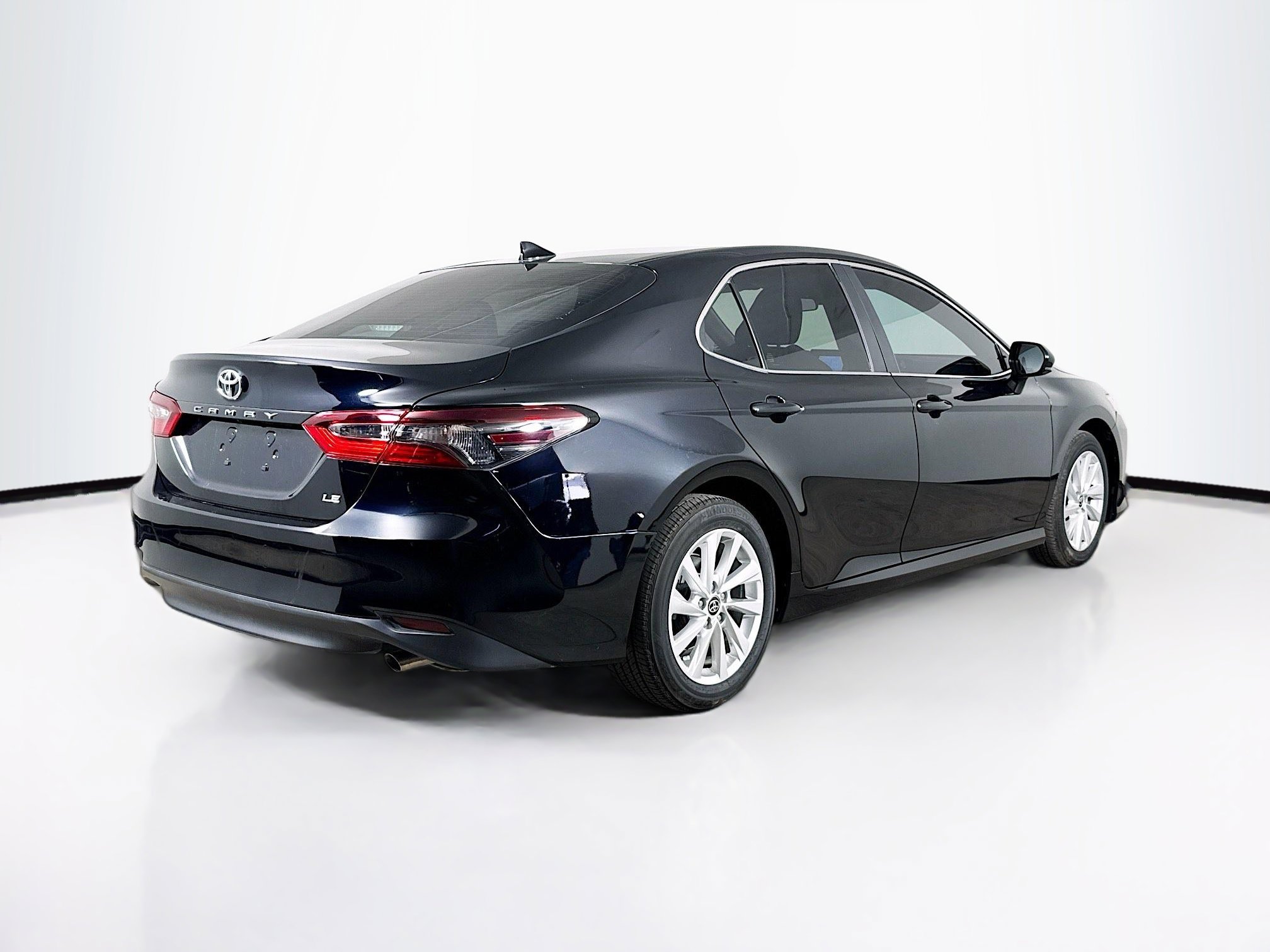 Used 2024 Toyota Camry LE image 30