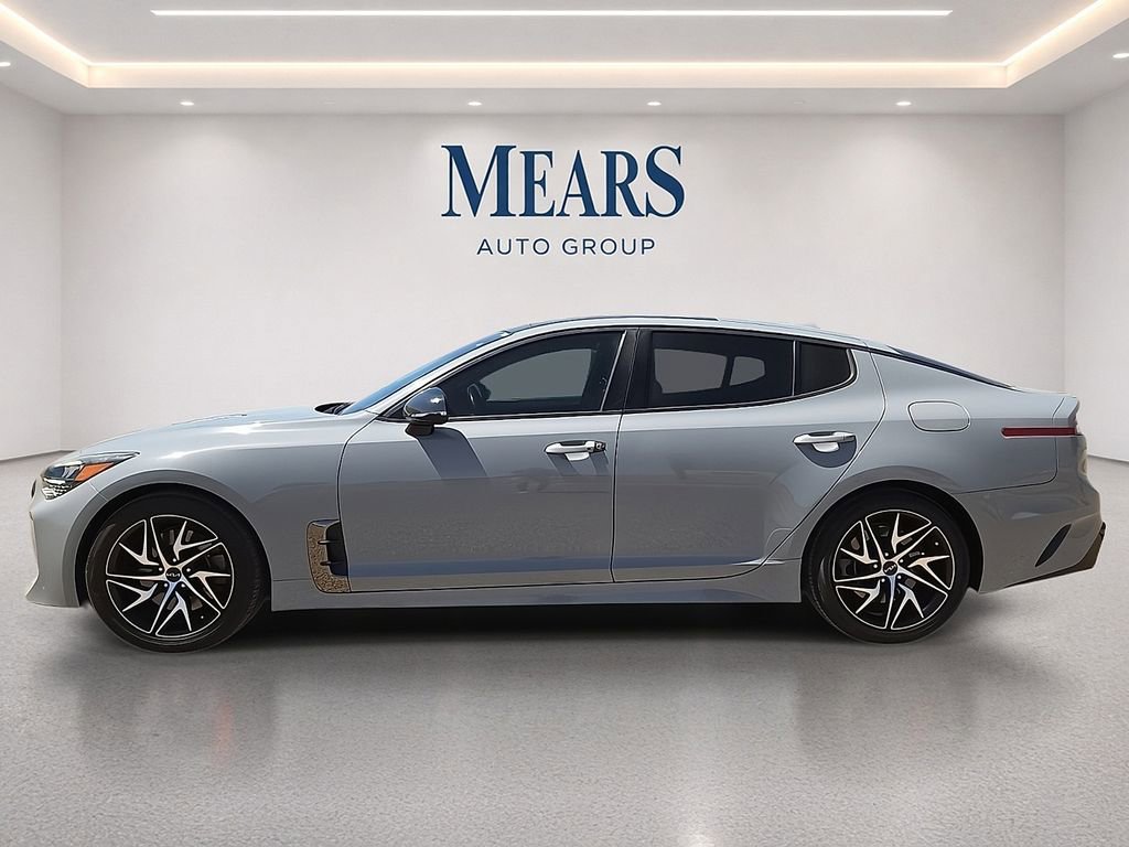 Used 2022 Kia Stinger GT-Line w/ Sun & Sound Package RWD image 2
