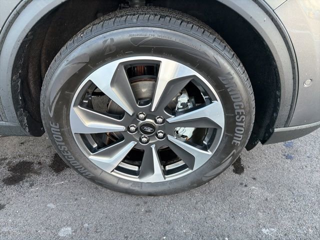 Certified 2023 Ford Escape Platinum w/ Premium Technology Package image 5