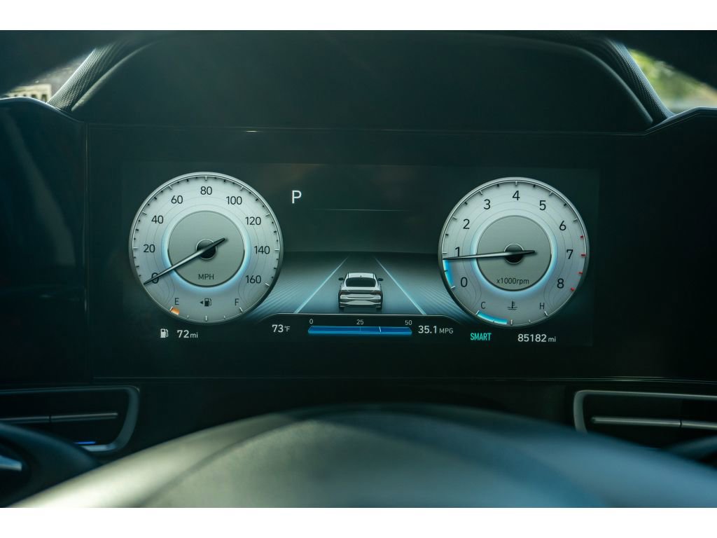 Used 2021 Hyundai Elantra Limited FWD image 22