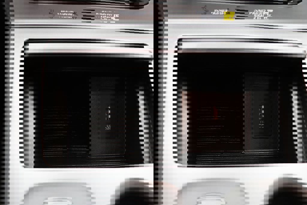 Used 2023 Hyundai Kona SE w/ Cargo Package image 26