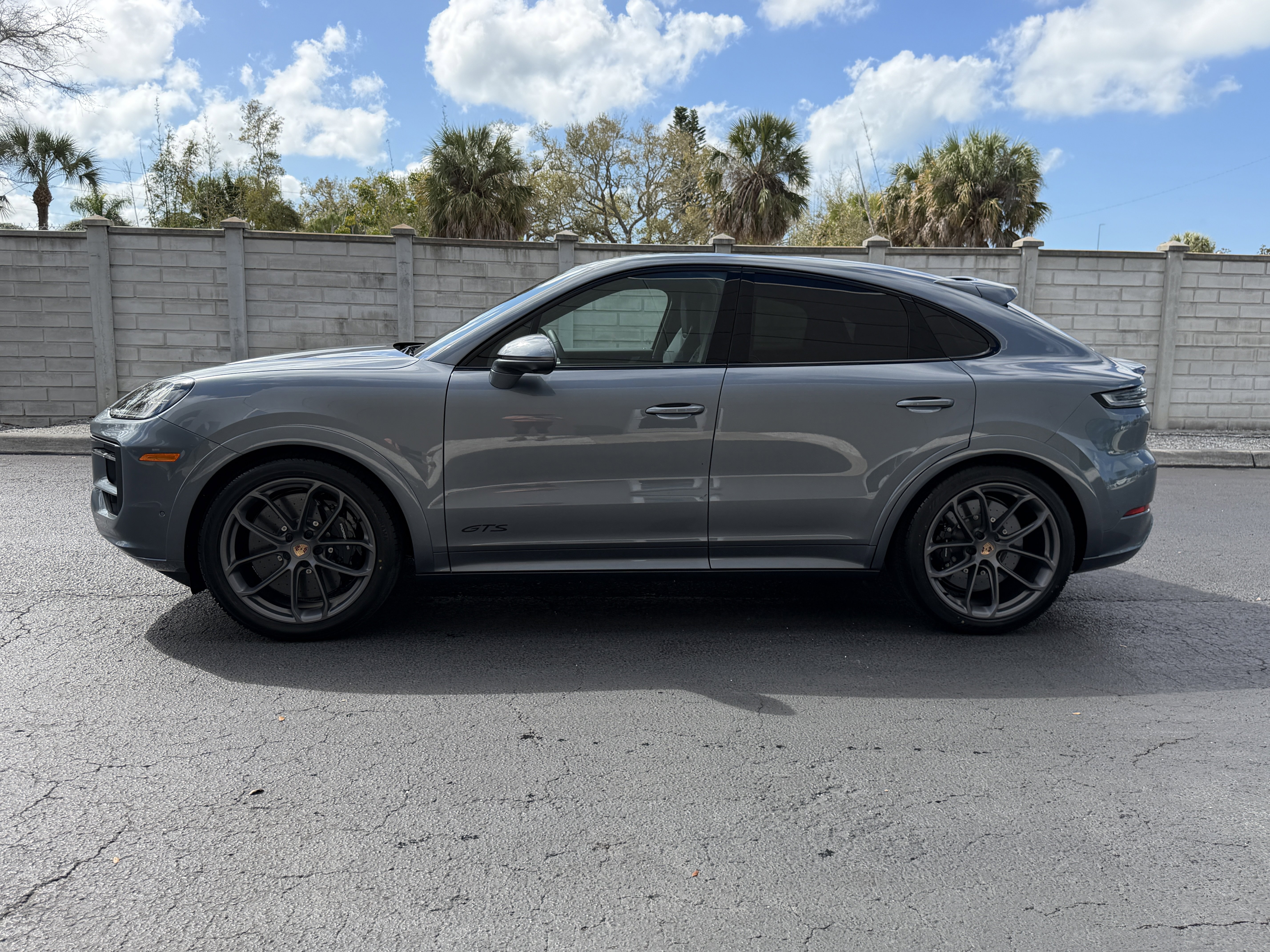 New 2026 Porsche Cayenne GTS image 2