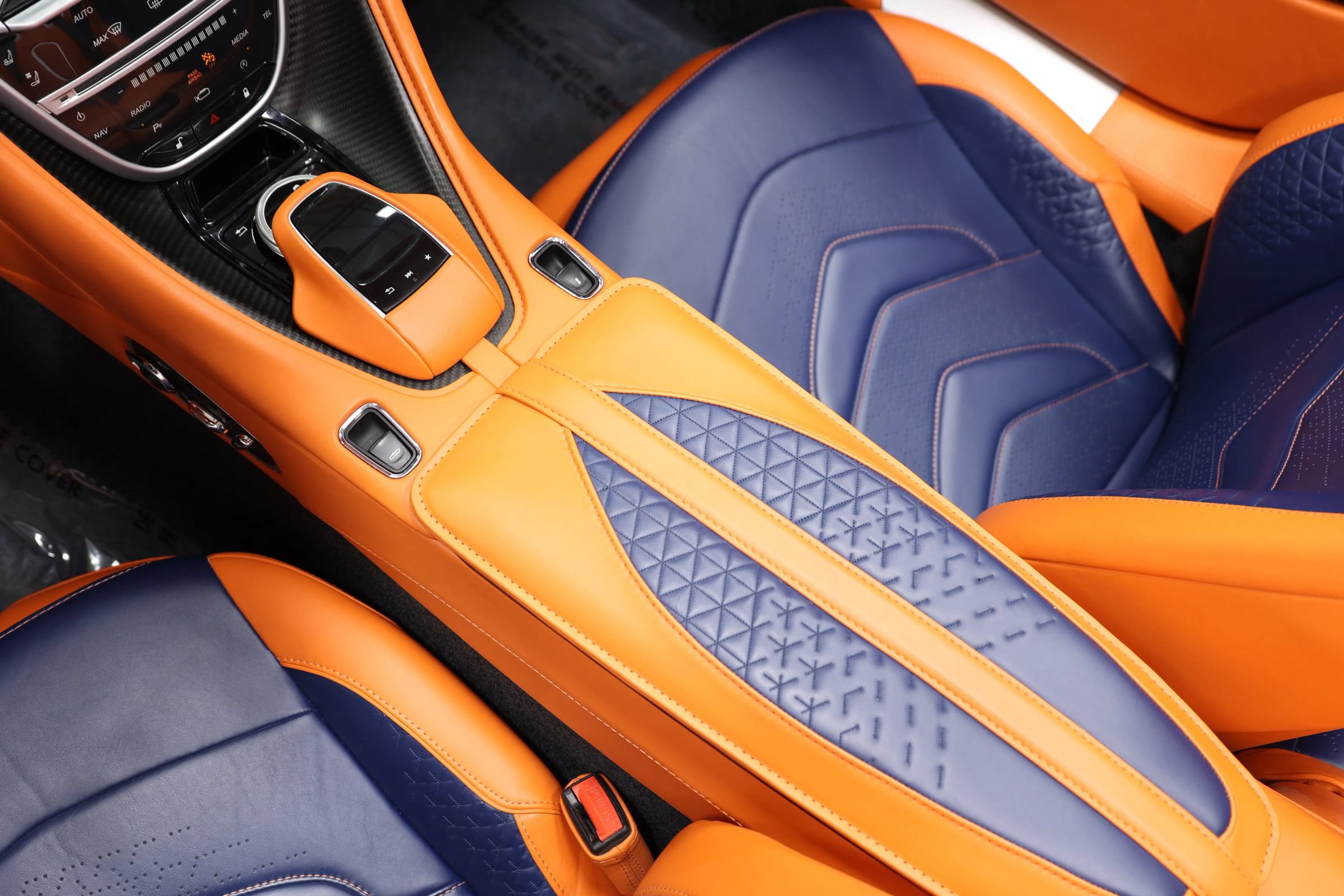 Used 2022 Aston Martin DBS Superleggera Volante RWD image 59