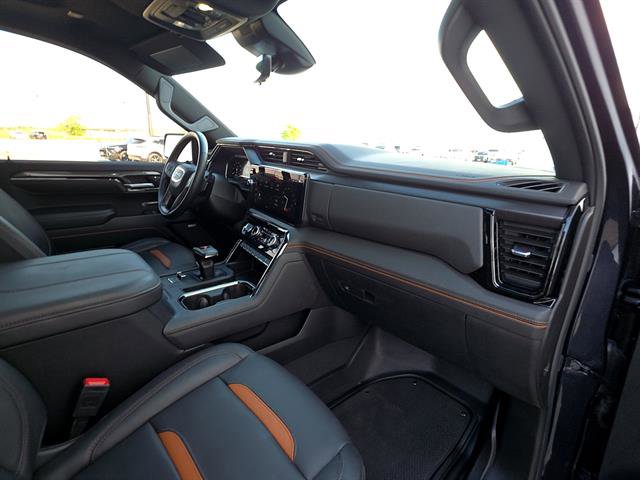 Used 2025 GMC Sierra 1500 AT4 w/ Technology Package AWD/4WD image 16