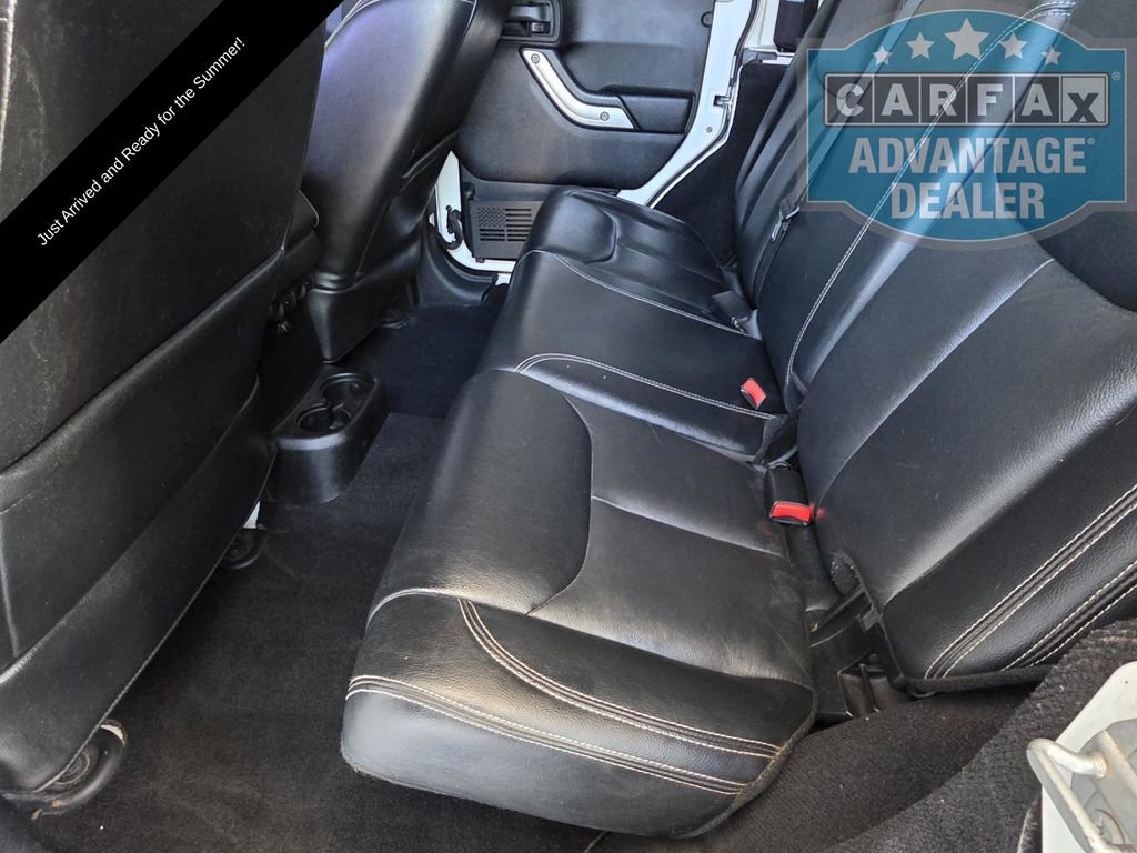Used 2015 Jeep Wrangler Unlimited Rubicon AWD/4WD image 9