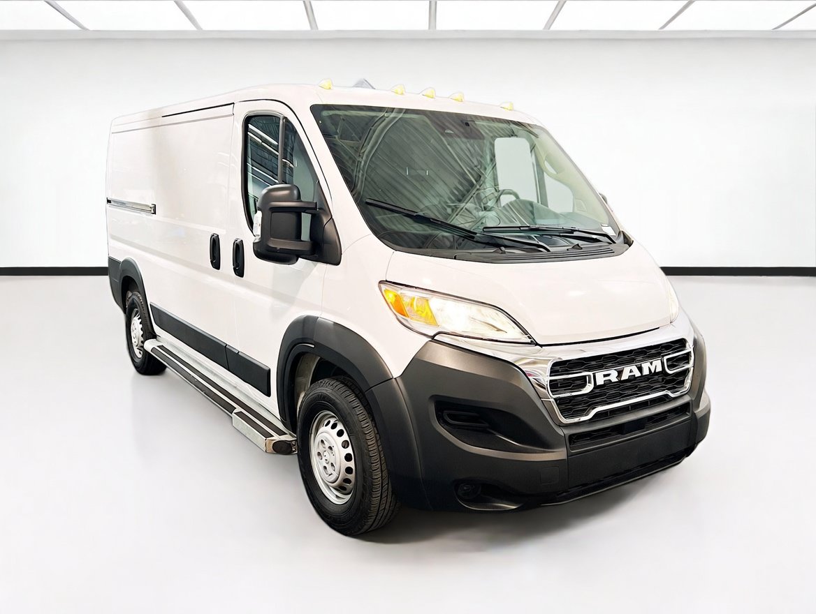 Used 2025 RAM ProMaster 2500 w/ U-Haul Equipment Group FWD image 3
