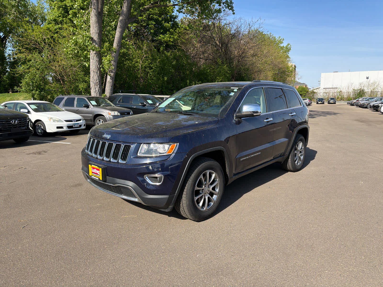 Used 2016 Jeep Grand Cherokee Limited AWD/4WD image 4