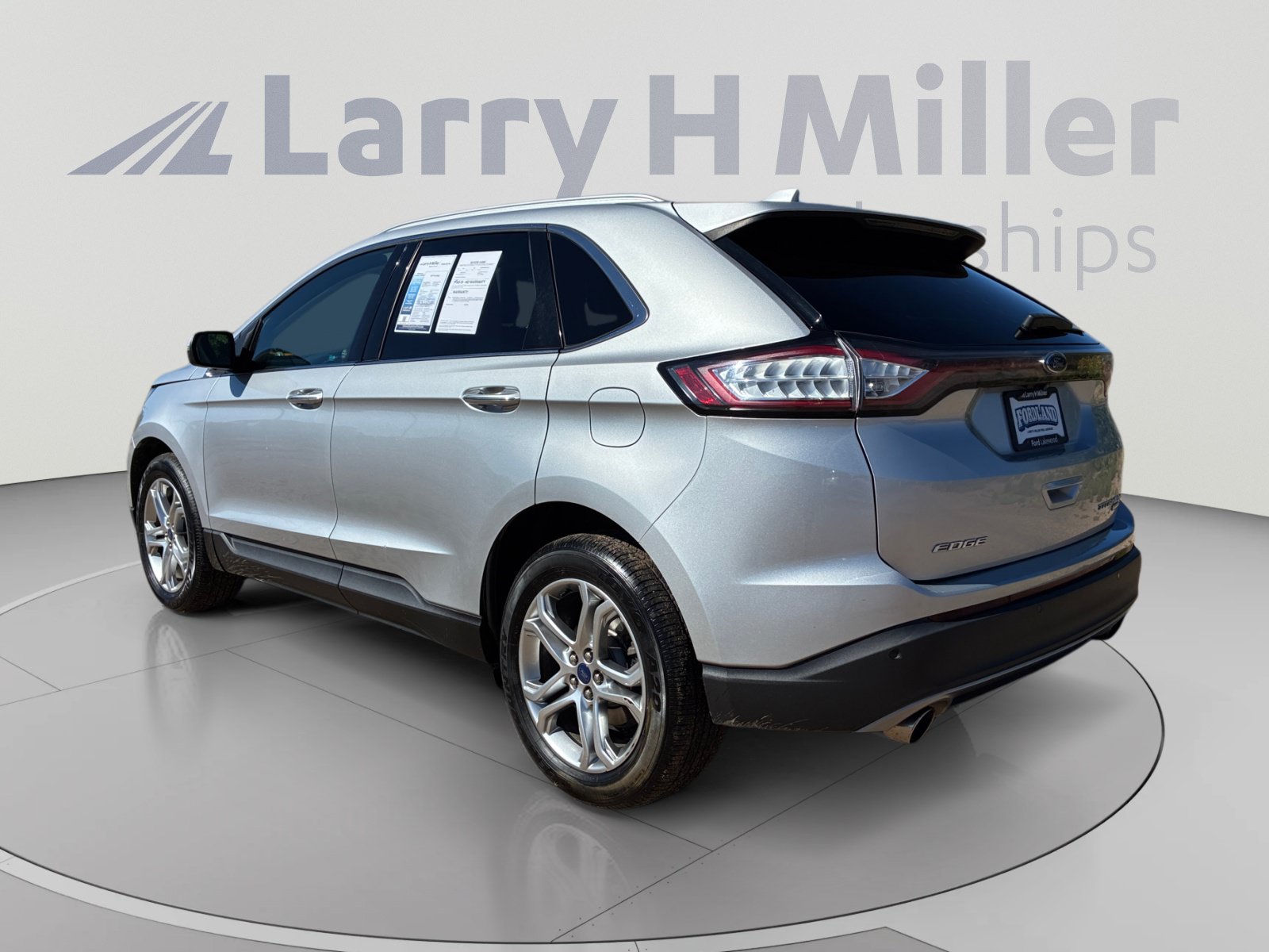 Certified 2017 Ford Edge Titanium w/ Technology Package AWD/4WD image 3