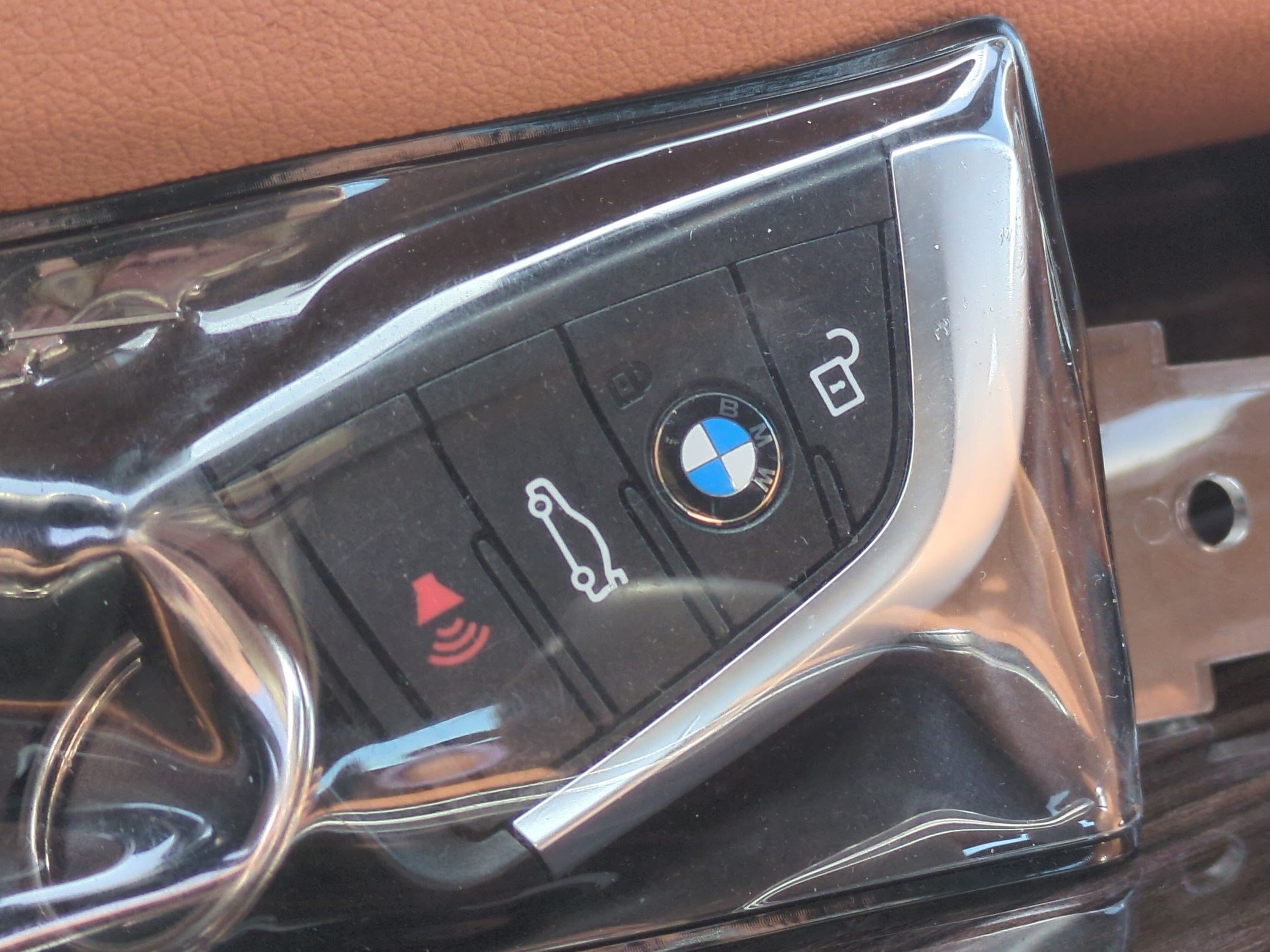 Certified 2023 BMW 530e xDrive w/ Executive Package AWD/4WD image 32